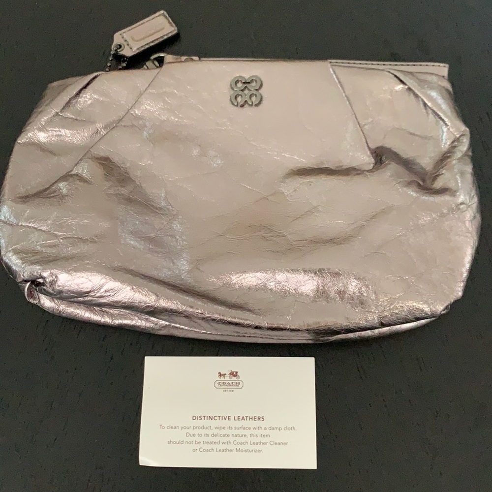 Authentic Coach G1082-44470 gunmetal clutch